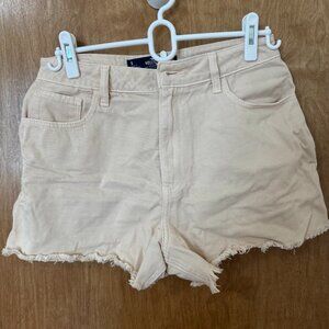 NWOT Hollister Tan Ultra High Rise Vintage Relaxed Mom Shorts 3"